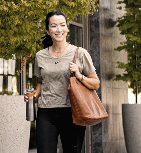 Woman walking in the city Woman walking in the city